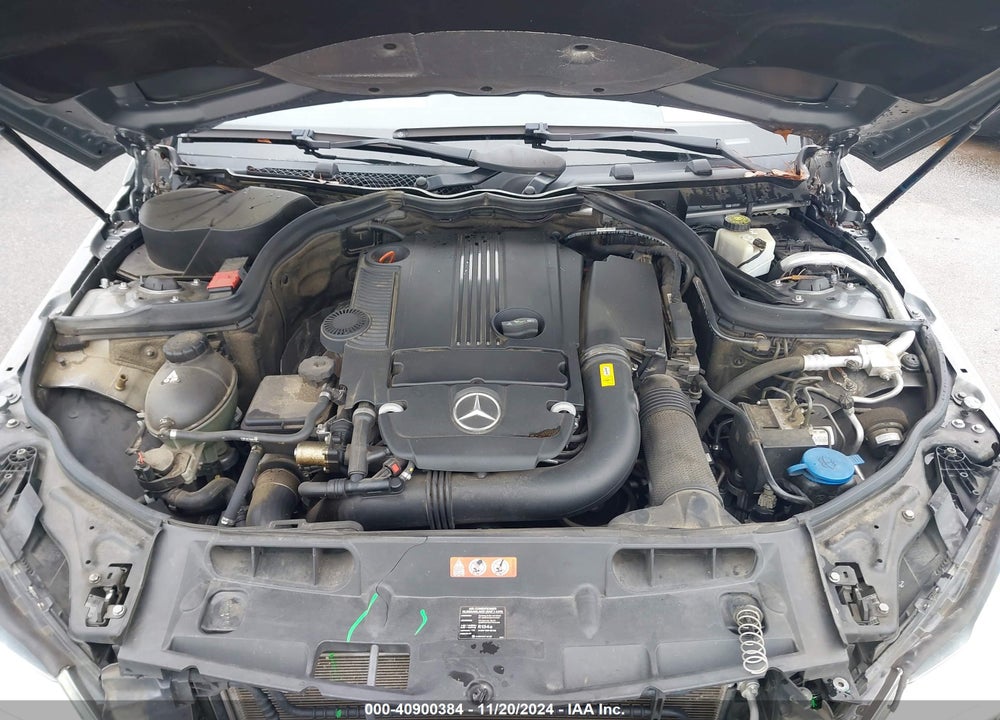 2012 MERCEDES-BENZ C 250 LUXURY/SPORT VIN: WDDGF4HB9CA636270