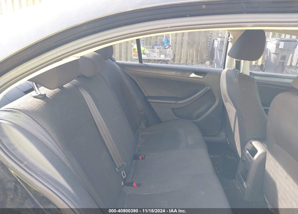 2015 VOLKSWAGEN JETTA 2.0L S VIN: 3VW2K7AJXFM222678