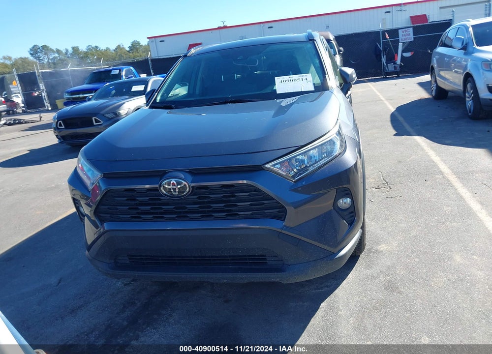 2019 TOYOTA RAV4 XLE VIN: JTMW1RFV3KD020513