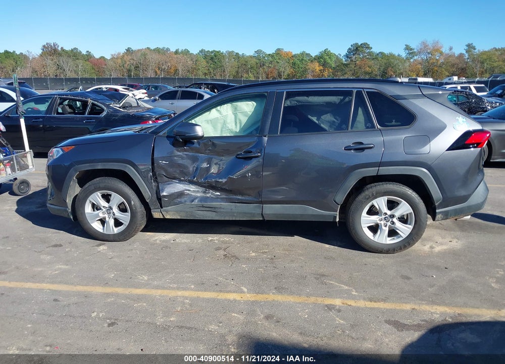 2019 TOYOTA RAV4 XLE VIN: JTMW1RFV3KD020513