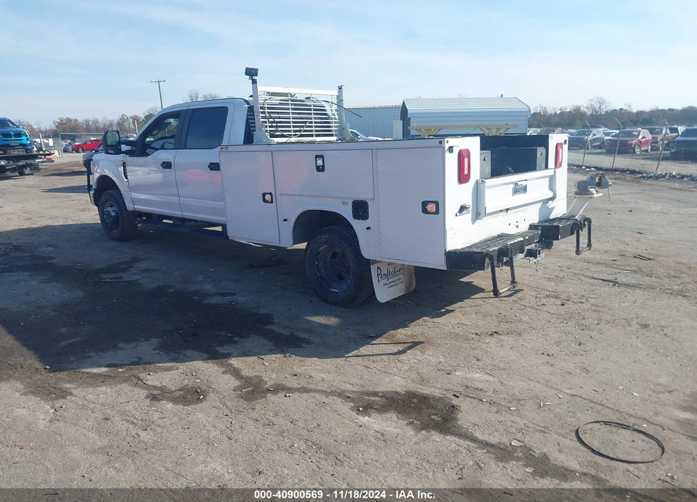 2021 FORD F-350 CHASSIS XL VIN: 1FD8W3H6XMED81212