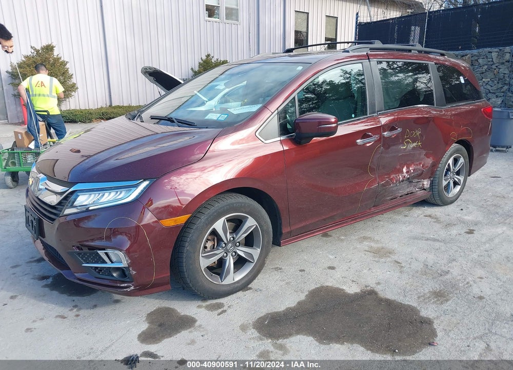 2018 HONDA ODYSSEY TOURING VIN: 5FNRL6H83JB000685