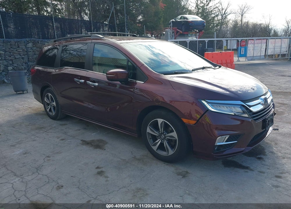 2018 HONDA ODYSSEY TOURING VIN: 5FNRL6H83JB000685