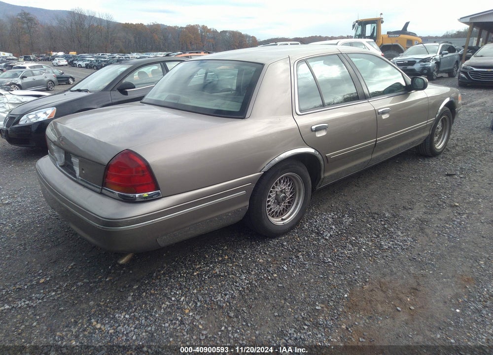 2001 FORD CROWN VICTORIA LX VIN: 2FAFP74W91X134365