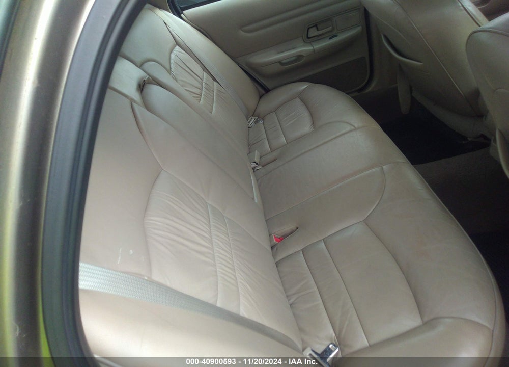 2001 FORD CROWN VICTORIA LX VIN: 2FAFP74W91X134365
