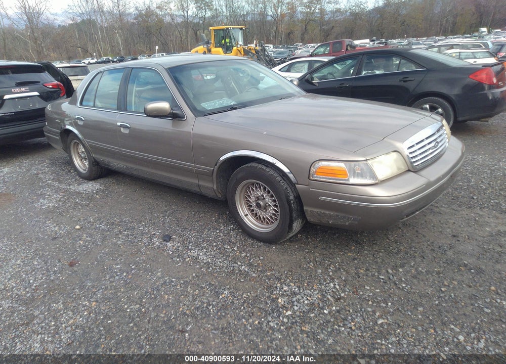 2001 FORD CROWN VICTORIA LX VIN: 2FAFP74W91X134365