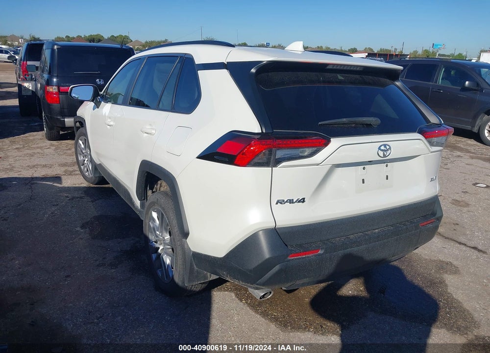 2022 TOYOTA RAV4 XLE PREMIUM VIN: 2T3C1RFVXNW186005