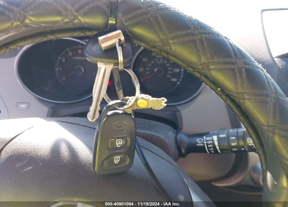 2010 HYUNDAI TUCSON GLS VIN: KM8JT3AC5AU082917