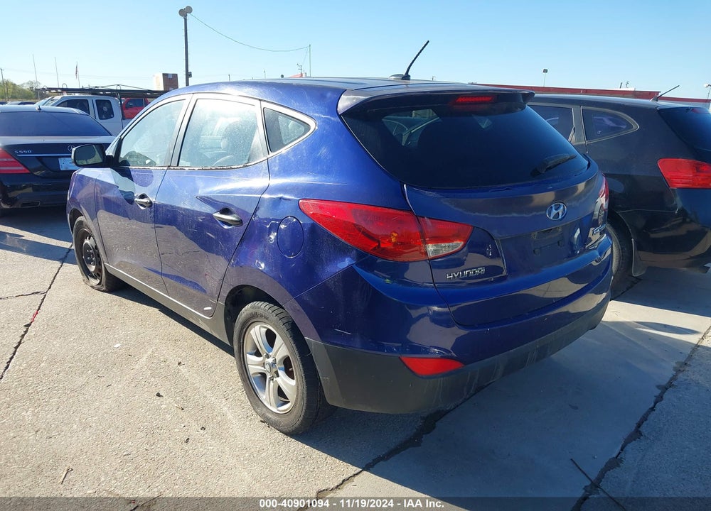 2010 HYUNDAI TUCSON GLS VIN: KM8JT3AC5AU082917