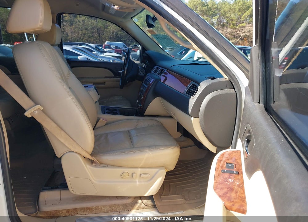 2007 CHEVROLET TAHOE LT VIN: 1GNFC13J67R102251