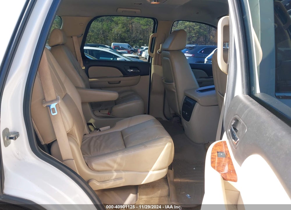 2007 CHEVROLET TAHOE LT VIN: 1GNFC13J67R102251