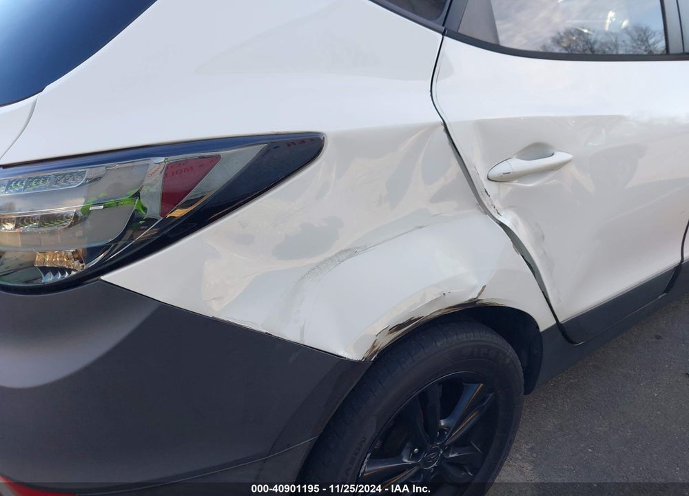 2011 HYUNDAI TUCSON GLS VIN: KM8JU3AC0BU271490