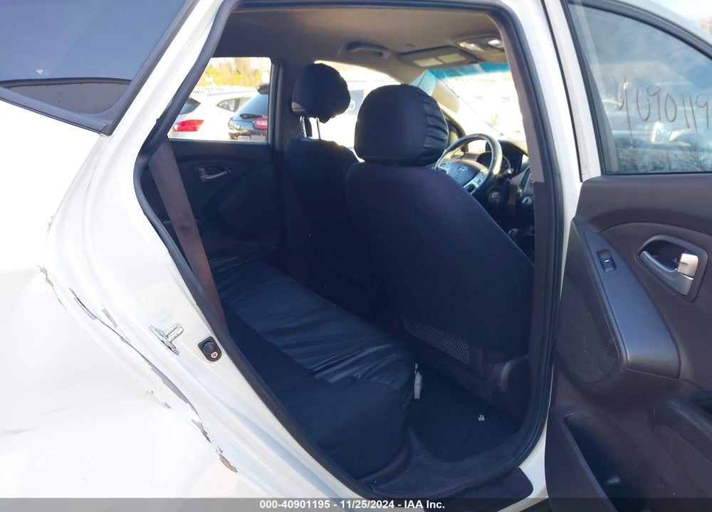 2011 HYUNDAI TUCSON GLS VIN: KM8JU3AC0BU271490