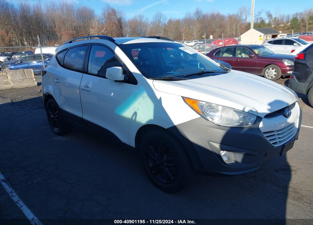 2011 HYUNDAI TUCSON GLS VIN: KM8JU3AC0BU271490