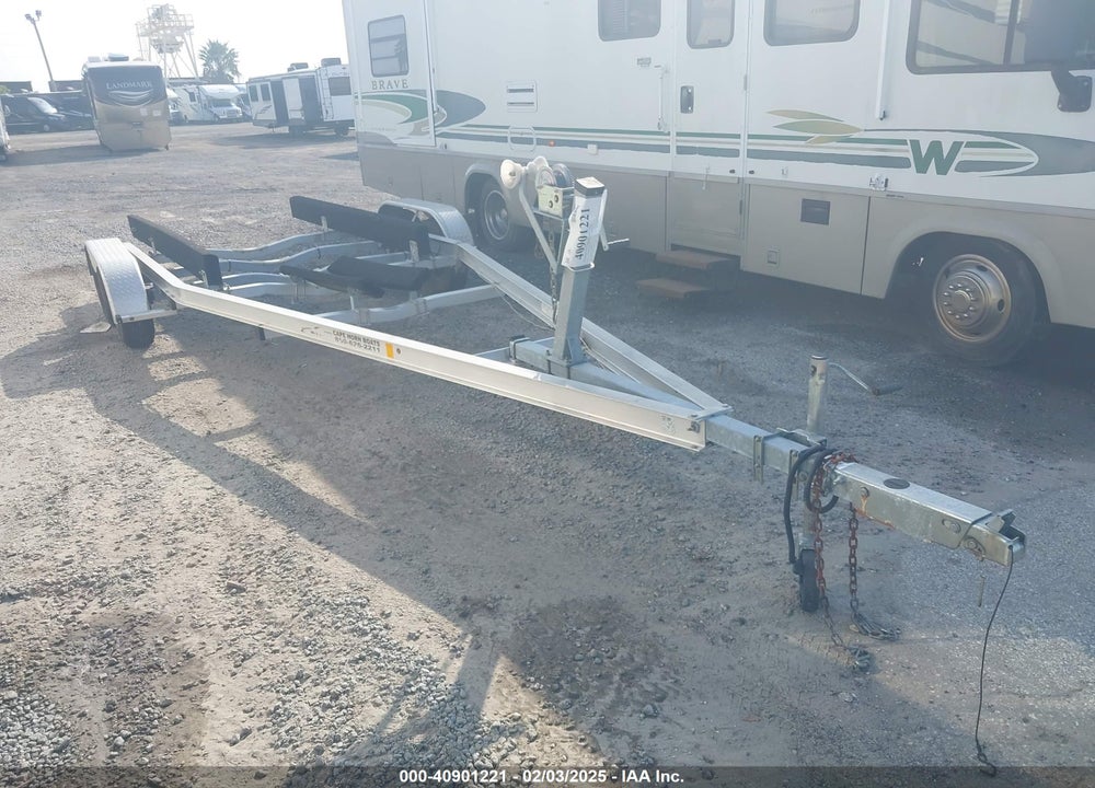 2015 MAGIC TILT BOAT TRAILER TRAILER VIN: 1M5BA2220F1E06655
