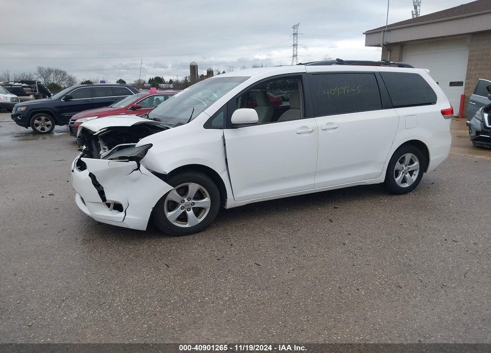 2011 TOYOTA SIENNA LE V6 VIN: 5TDKK3DC8BS135476