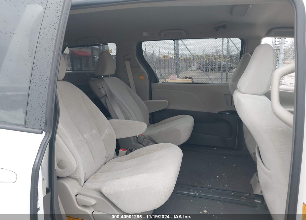 2011 TOYOTA SIENNA LE V6 VIN: 5TDKK3DC8BS135476