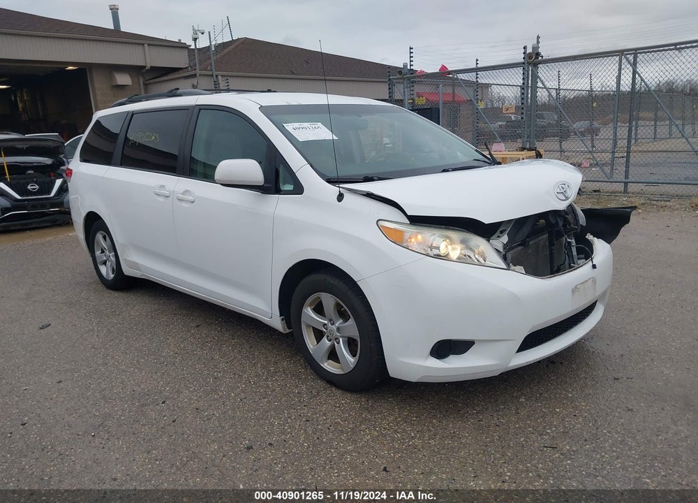 2011 TOYOTA SIENNA LE V6 VIN: 5TDKK3DC8BS135476
