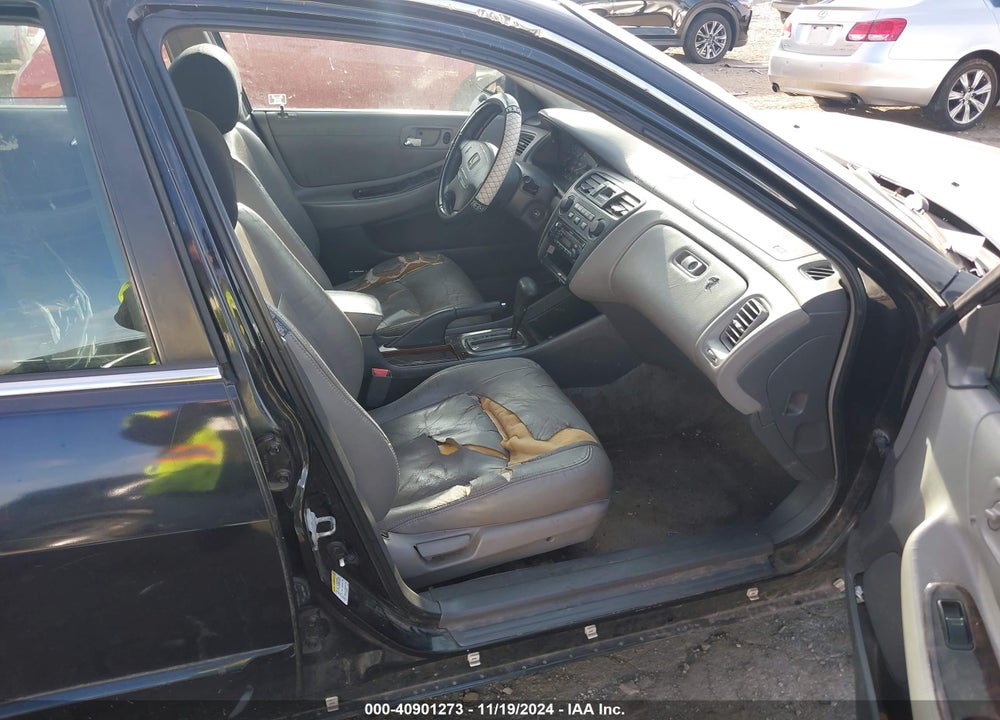 2002 HONDA ACCORD 2.3 EX/2.3 SE VIN: 1HGCG66862A047606