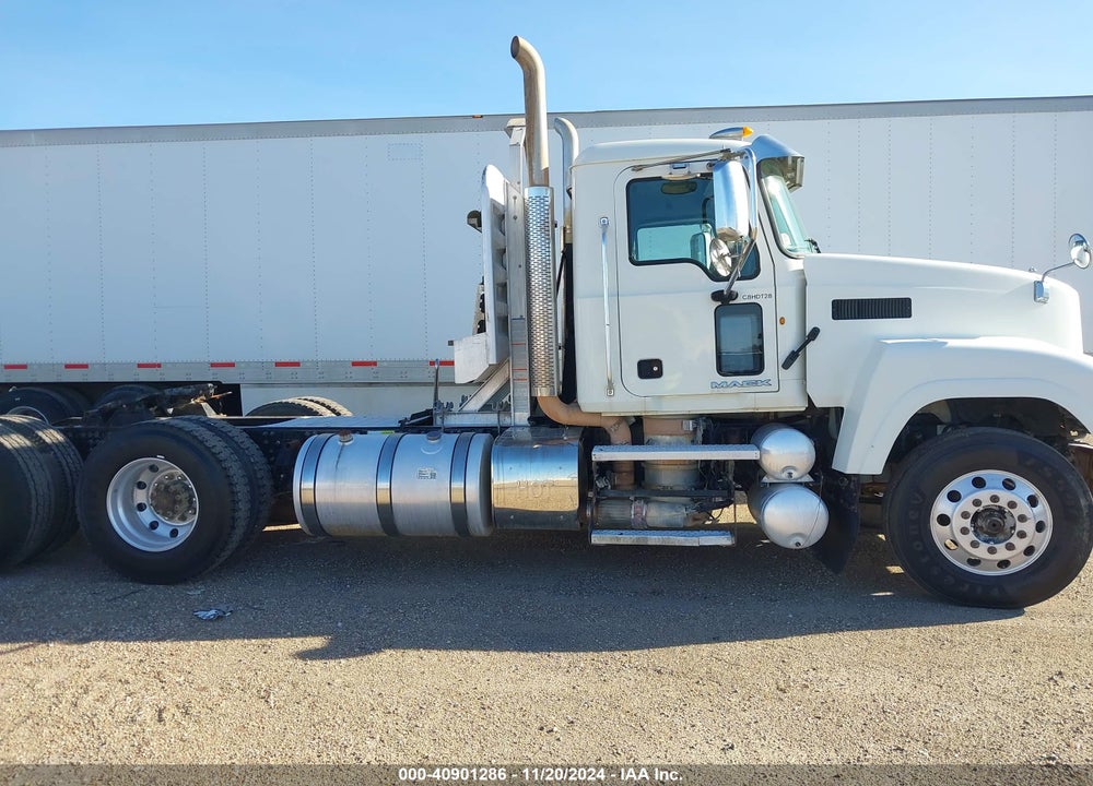 2013 MACK CHU613 CHU600 VIN: 1M1AN09Y7DM014572