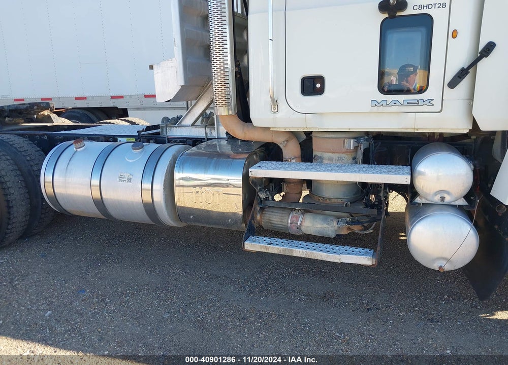 2013 MACK CHU613 CHU600 VIN: 1M1AN09Y7DM014572