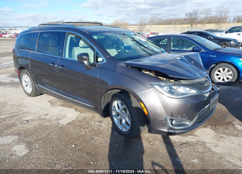 2018 CHRYSLER PACIFICA TOURING L VIN: 2C4RC1BG2JR194522