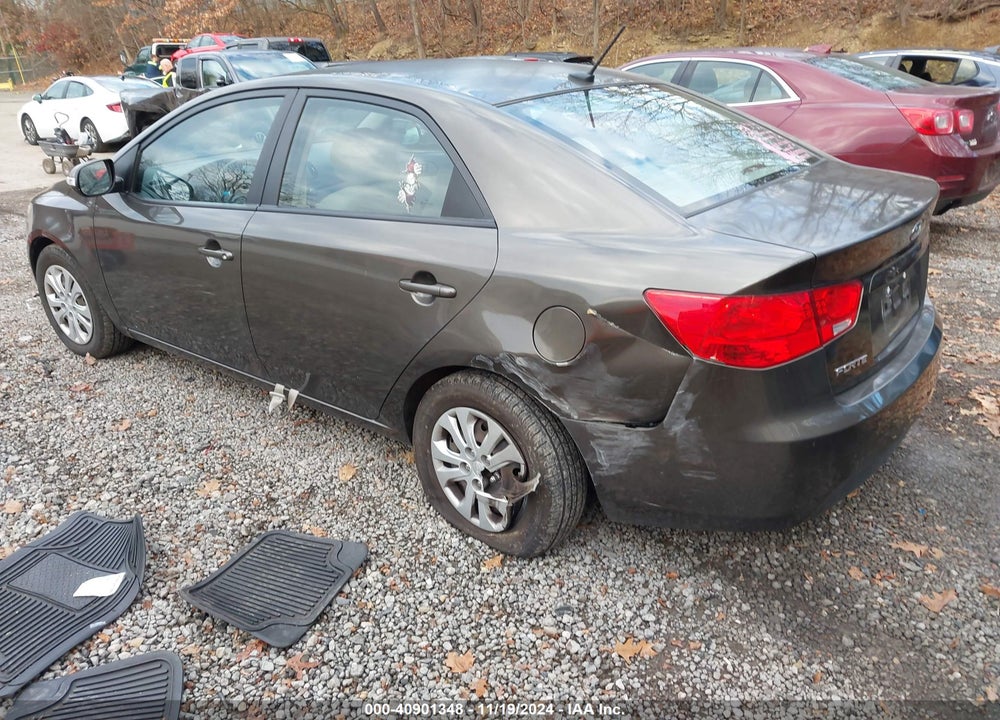 2010 KIA FORTE EX VIN: KNAFU4A21A5854650