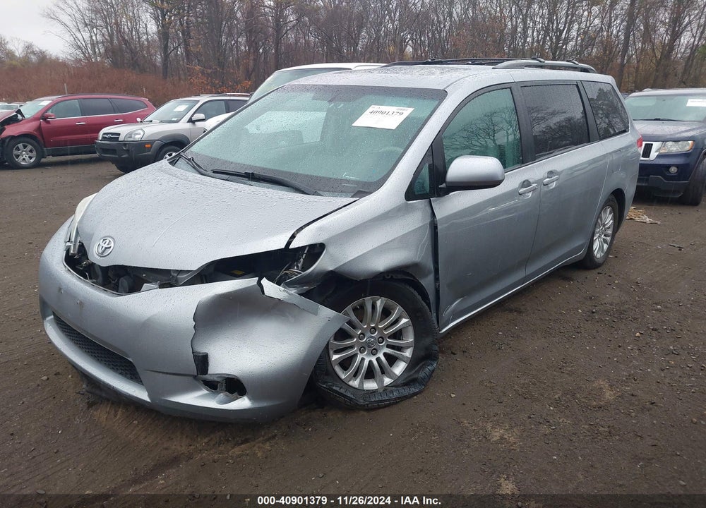 2013 TOYOTA SIENNA XLE V6 8 PASSENGER VIN: 5TDYK3DC3DS325182