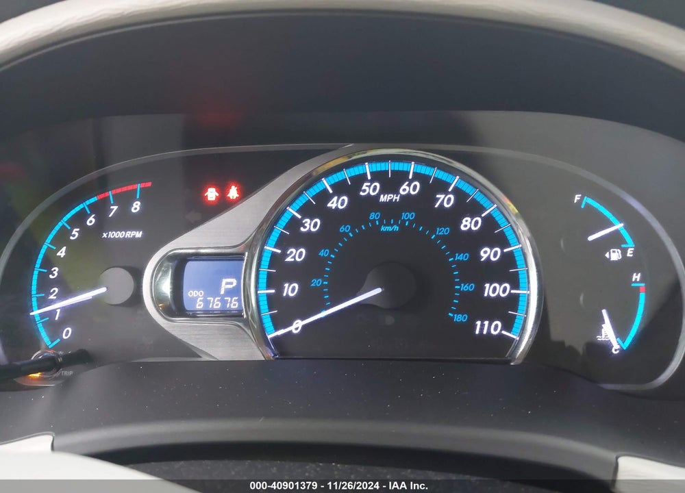2013 TOYOTA SIENNA XLE V6 8 PASSENGER VIN: 5TDYK3DC3DS325182