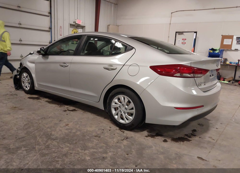 2018 HYUNDAI ELANTRA SE VIN: 5NPD74LF6JH326569