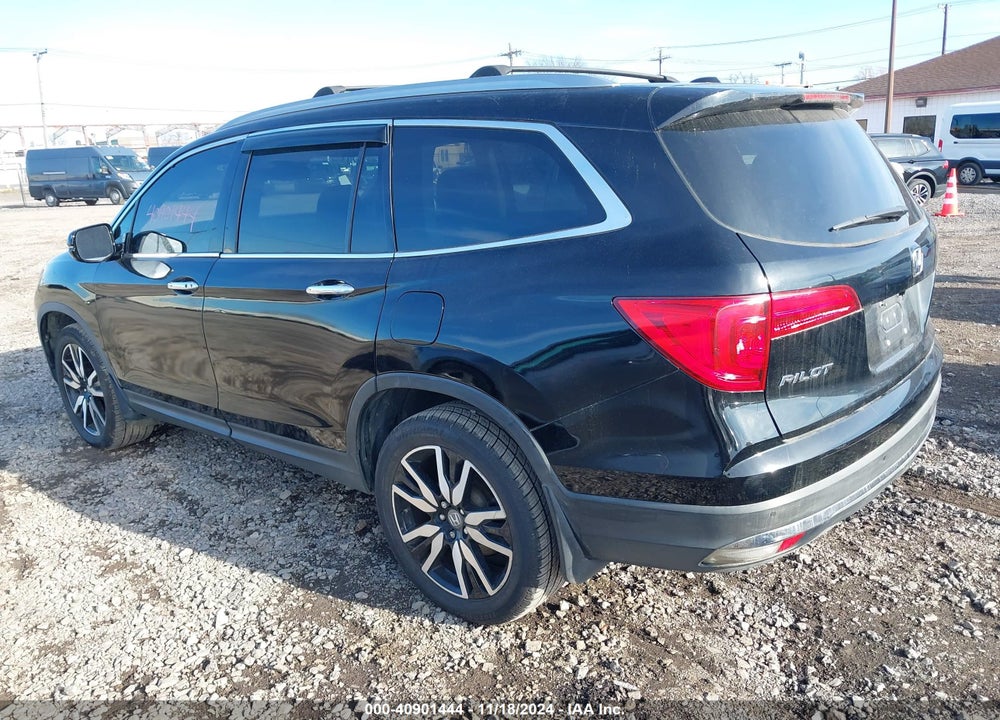2017 HONDA PILOT TOURING VIN: 5FNYF6H93HB065221