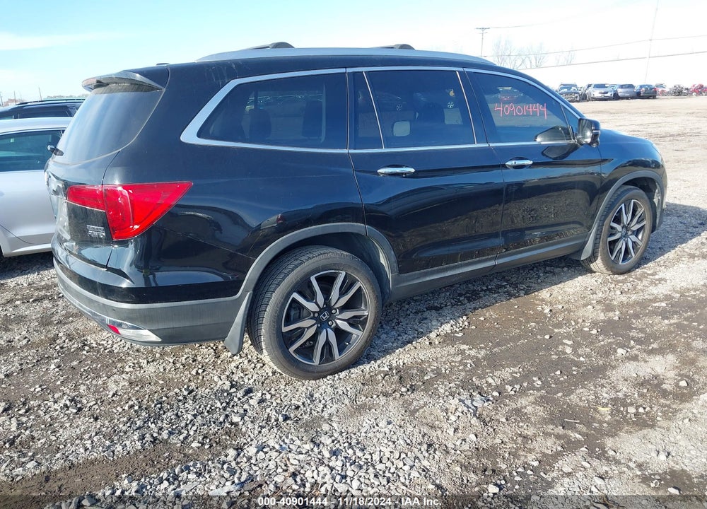 2017 HONDA PILOT TOURING VIN: 5FNYF6H93HB065221
