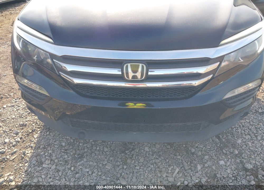 2017 HONDA PILOT TOURING VIN: 5FNYF6H93HB065221