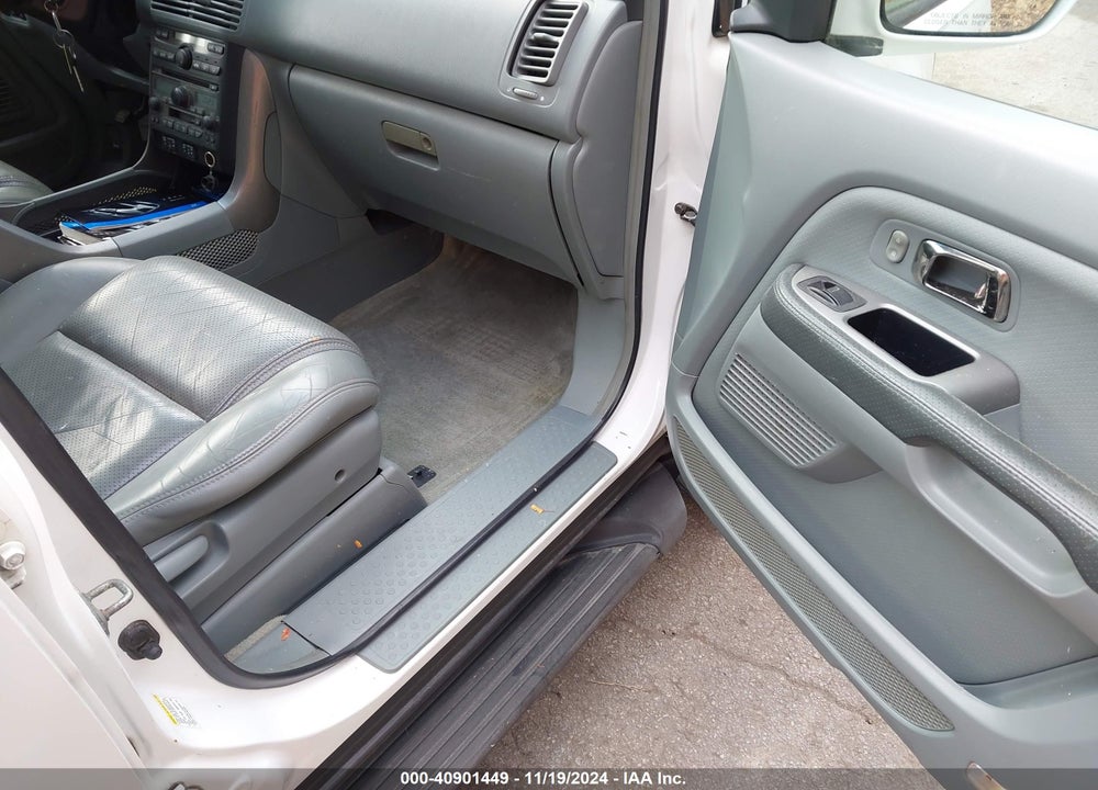 2005 HONDA PILOT EX-L VIN: 2HKYF18705H513395