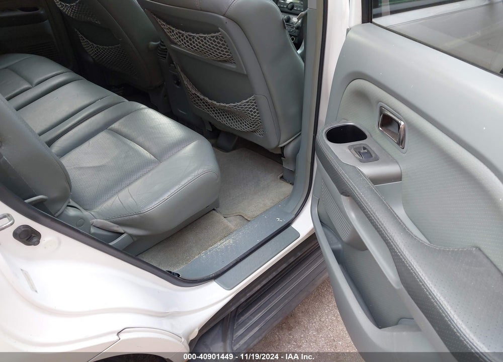 2005 HONDA PILOT EX-L VIN: 2HKYF18705H513395