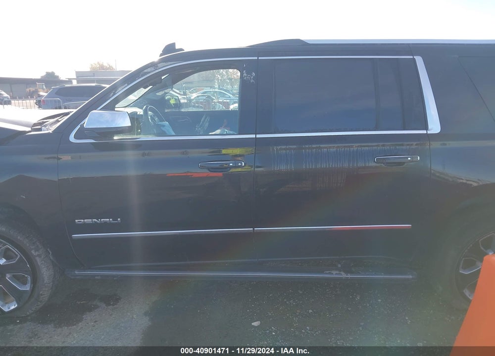 2018 GMC YUKON XL DENALI VIN: 1GKS2HKJ0JR353458