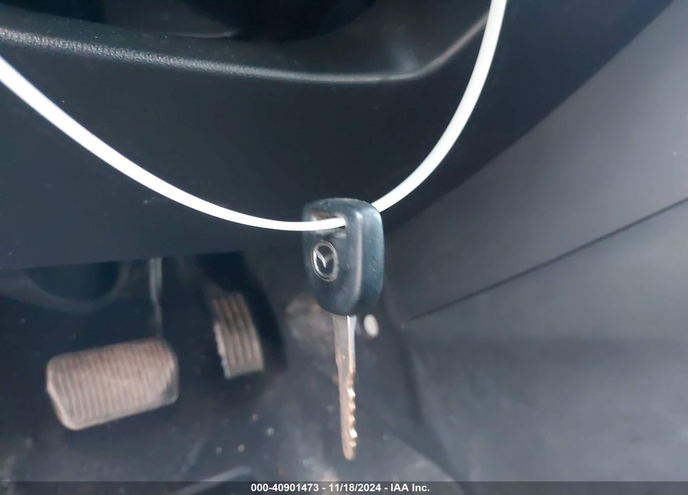 2004 MAZDA 3 S VIN: JM1BK143941149987
