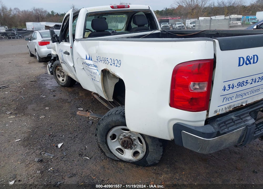 2008 CHEVROLET SILVERADO 2500HD WORK TRUCK VIN: 1GCHK24KX8E100500