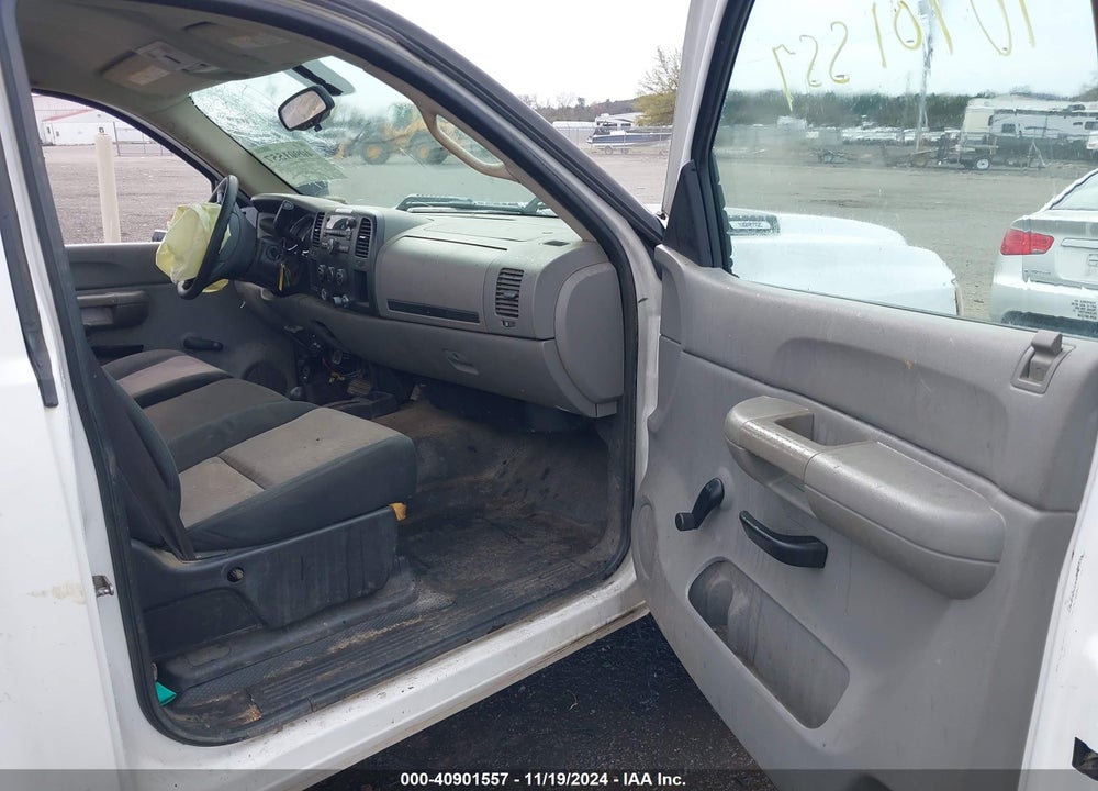 2008 CHEVROLET SILVERADO 2500HD WORK TRUCK VIN: 1GCHK24KX8E100500