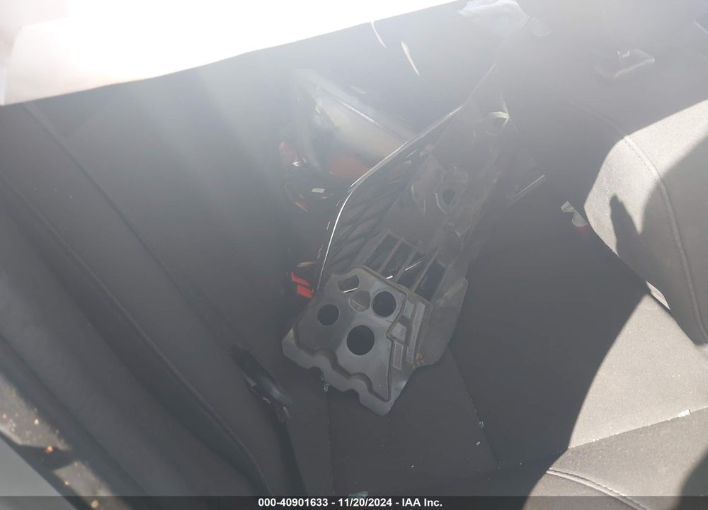 2018 FORD FOCUS SE VIN: 1FADP3K27JL272872