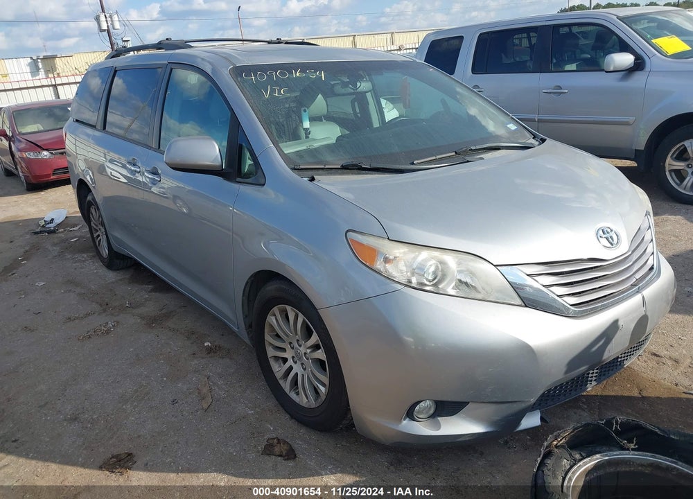 2016 TOYOTA SIENNA XLE 8 PASSENGER VIN: 5TDYK3DC6GS751307