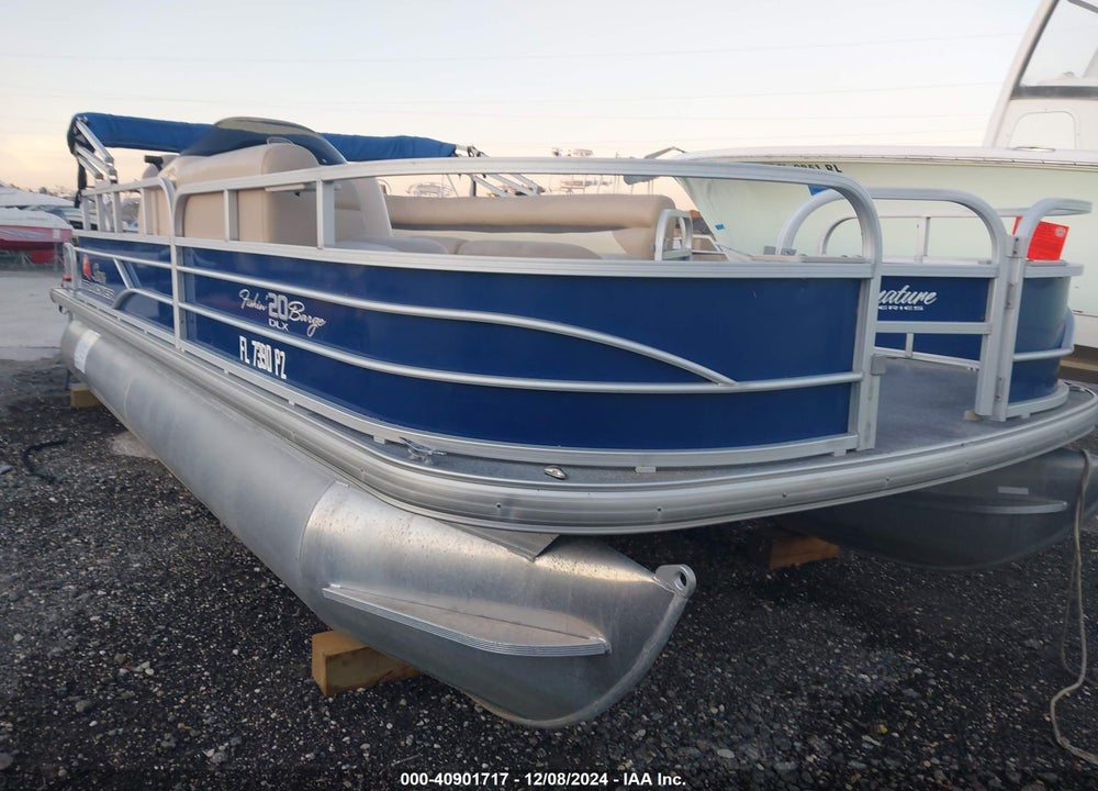 2016 SUNTRACKER PH30 PONTOON BOAT VIN: BUJ07553G516