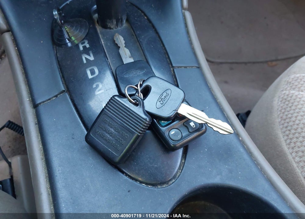 1998 FORD TAURUS LX/SE VIN: 1FAFP52S9WG127126