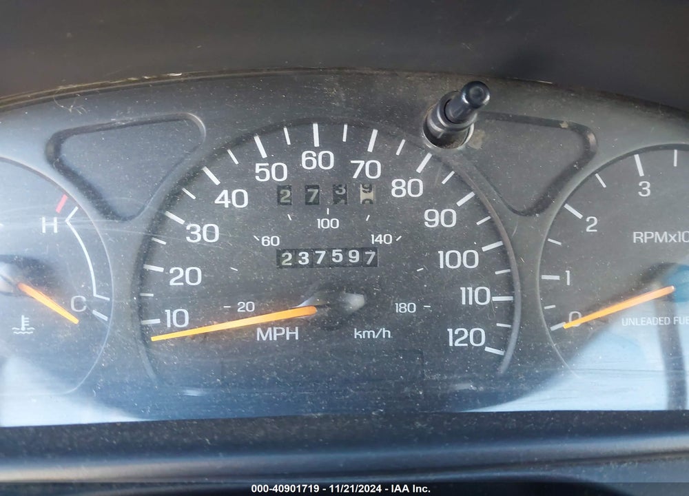 1998 FORD TAURUS LX/SE VIN: 1FAFP52S9WG127126