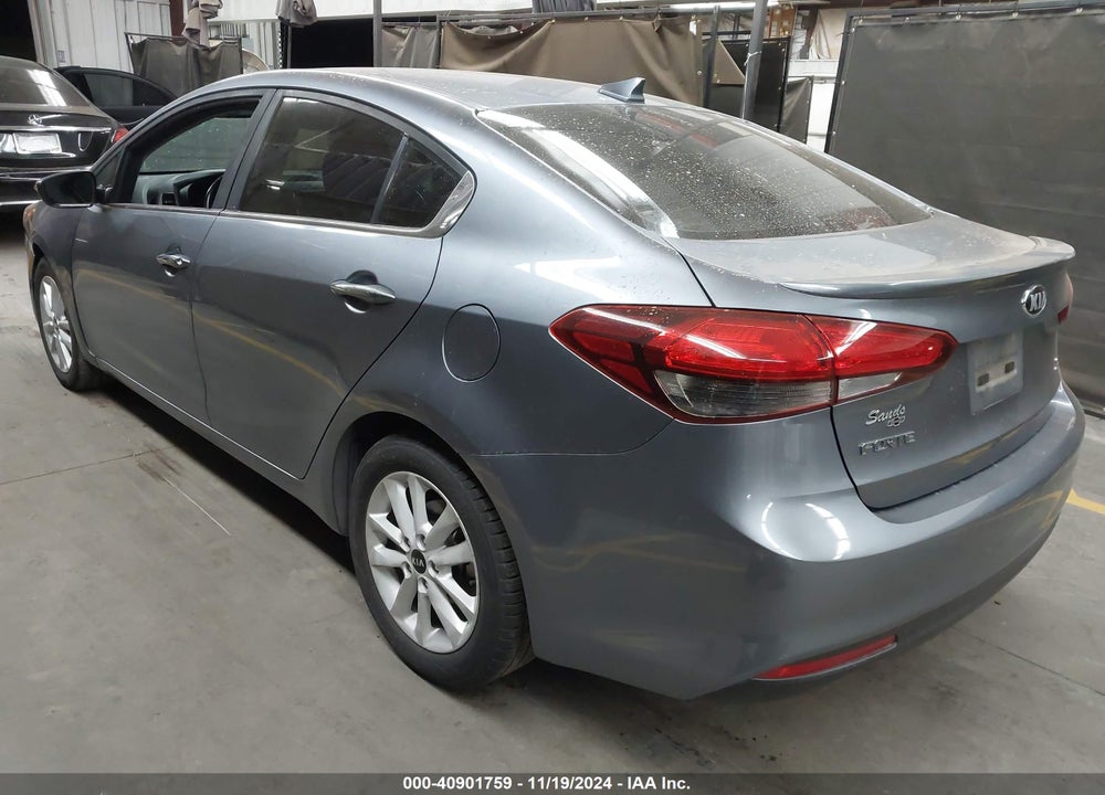 2017 KIA FORTE VIN: 3KPFL4A71HE136113