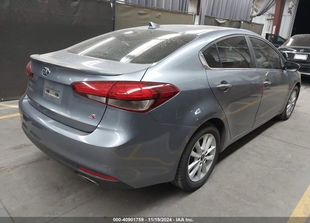 2017 KIA FORTE VIN: 3KPFL4A71HE136113