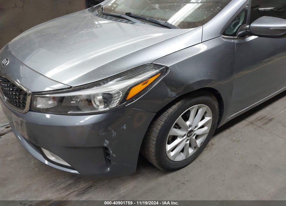 2017 KIA FORTE VIN: 3KPFL4A71HE136113
