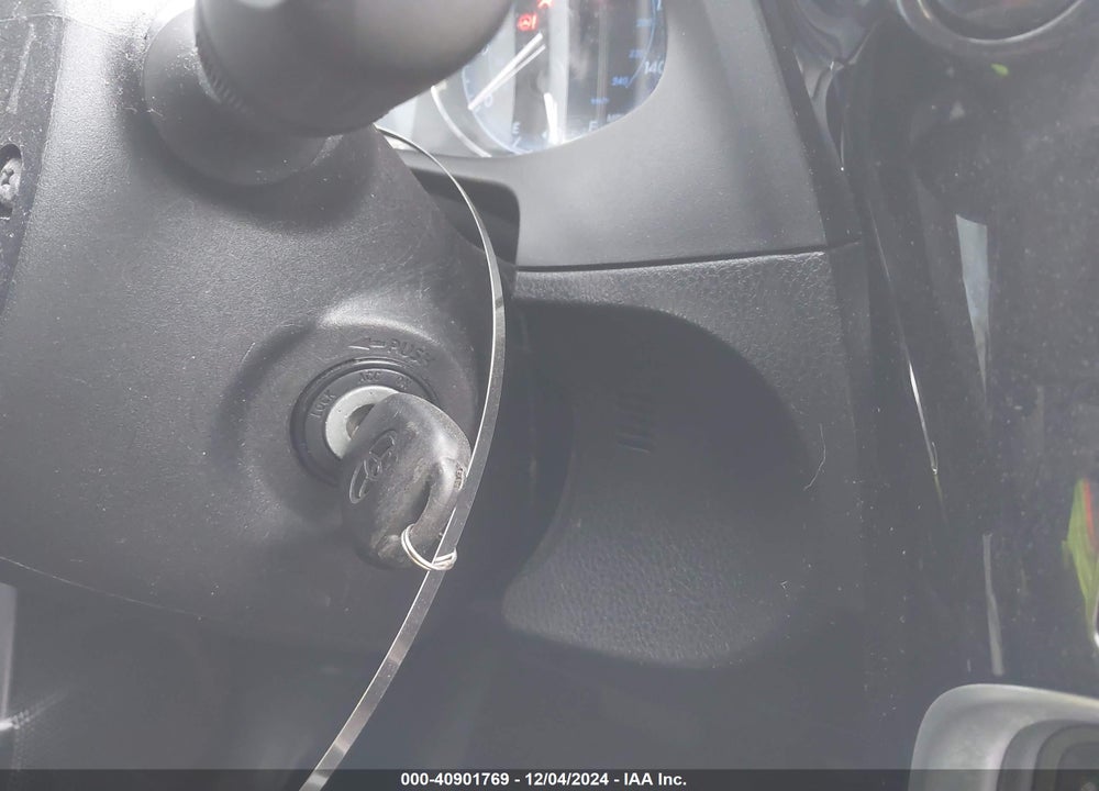 2017 TOYOTA COROLLA SE VIN: 5YFBURHE3HP631263