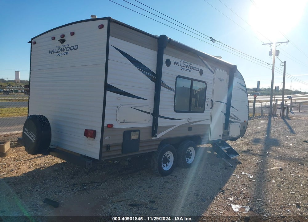 2018 FOREST RIVER WILDWOOD VIN: 4X4TWD72XJ7359904