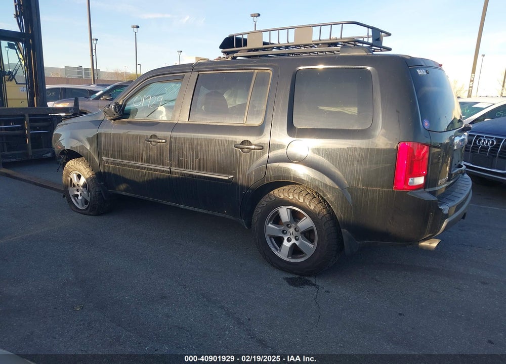 2011 HONDA PILOT EX-L VIN: 5FNYF3H57BB010578